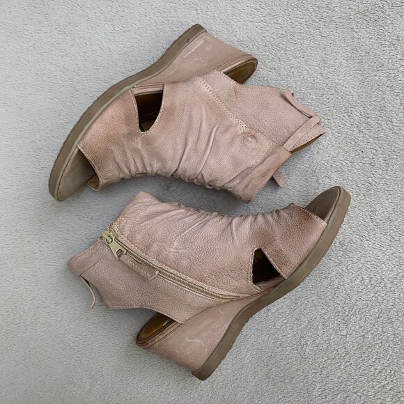 Miz Mooz Becca Soft Leather Slouch Wedge Peep Toe Booties Sz39 - Picture 10 of 16